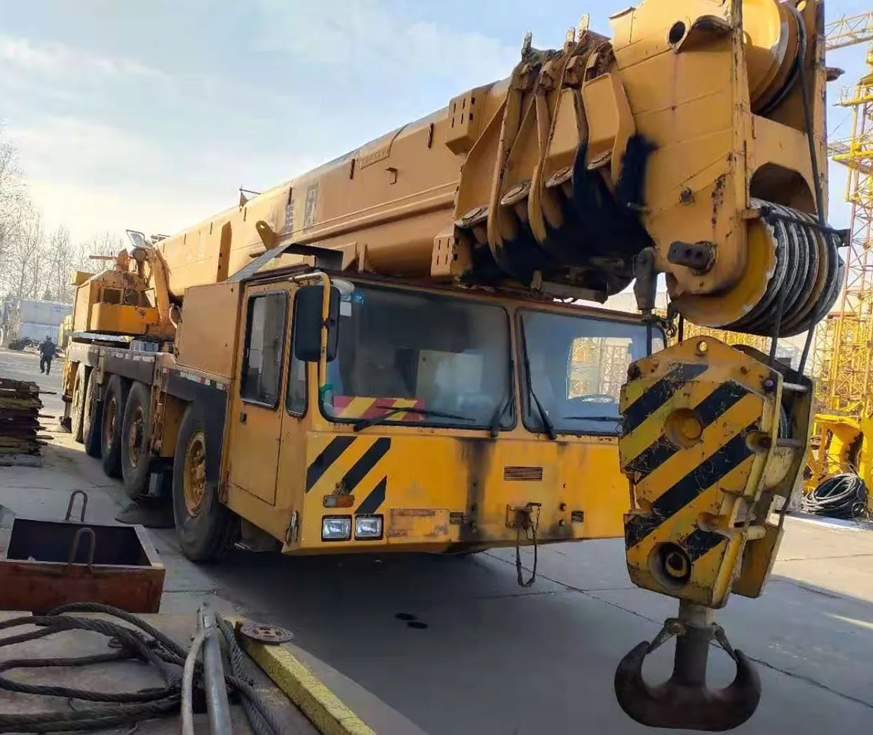 used demagg150 tons SANYY STC50 full hydraulic concrete dump truck crane/crawler crane