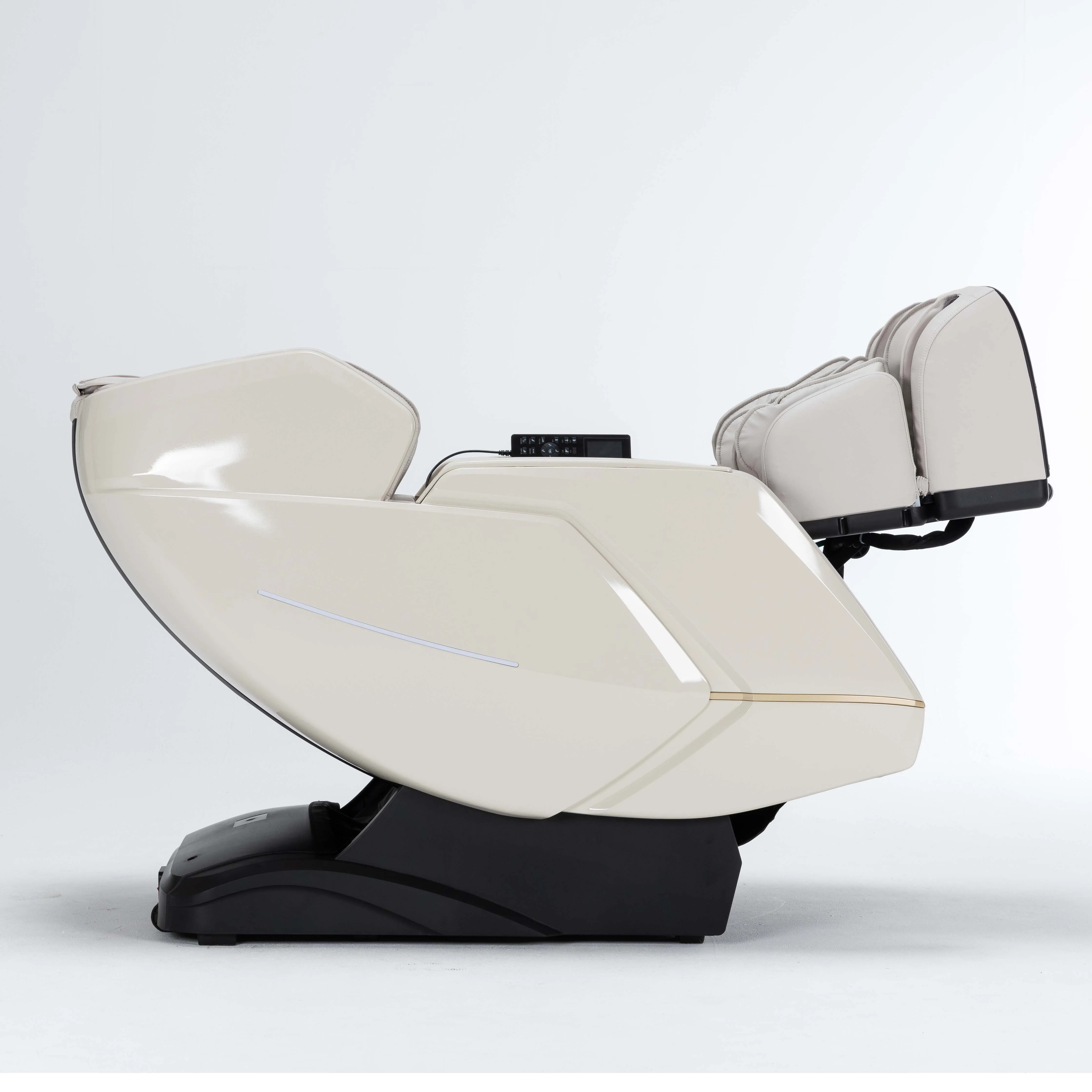 GESS Electric 3D Zero Gravity Massage Chair with Full Body Airbags wrap