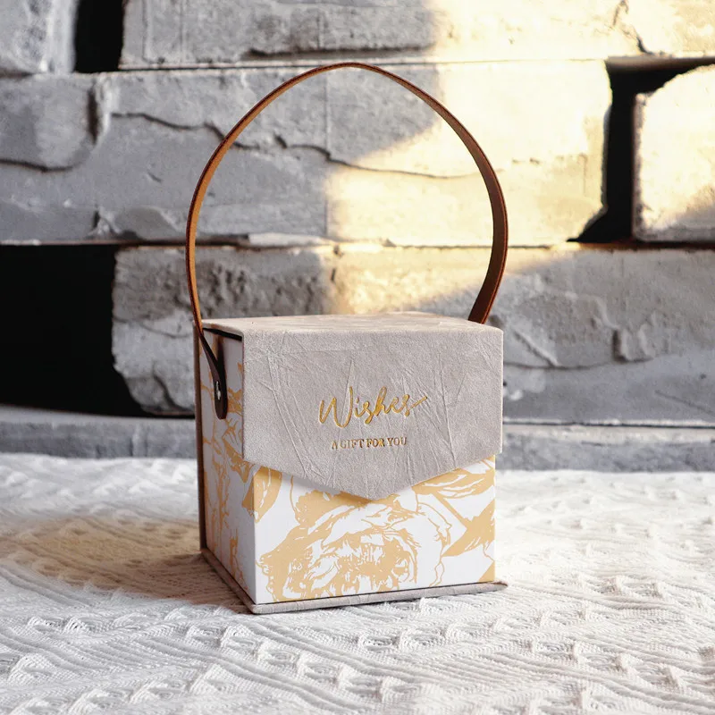 Wholesale Premium Set Square Red Velvet Cardboard box Custom Fold Luxury Hot Stamping Handle Magnetic Wedding Packaging Gift Box