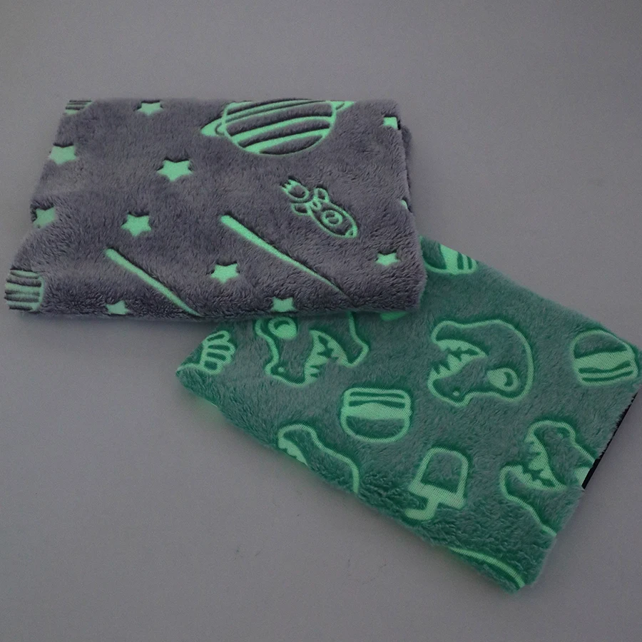 High Quality Custom Luminous Soft Comfortable Thick Warm Fluorescent Flannel Fleece Fabric For Blanket