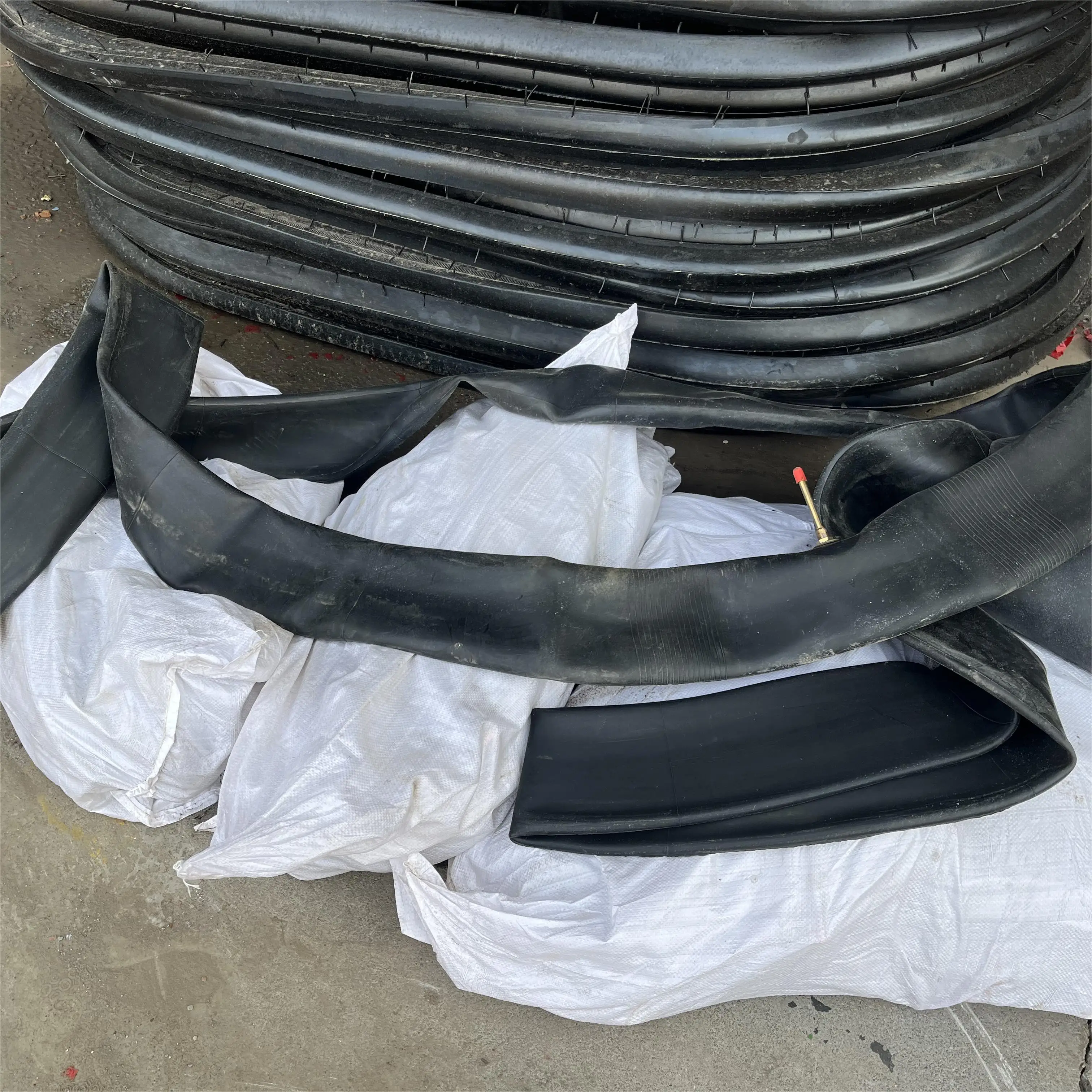 lancha chocones  Bumper Cars outside tires and inner tubes spare parts  Wholesale Bumper Car Tires 1925*1080*134