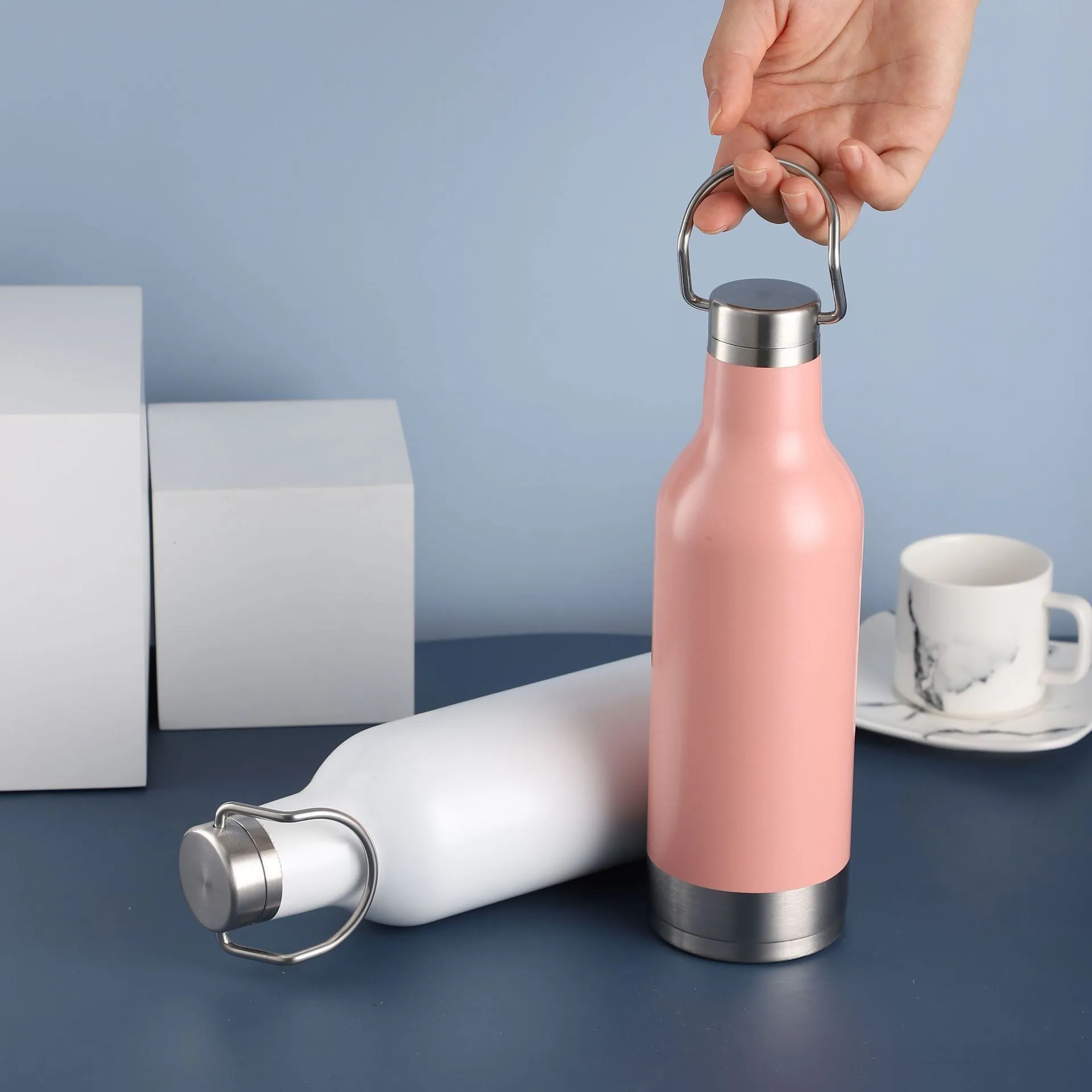 Factory Directly Supply 500ml Stainless Steel Double Layer Vacuum Flask Cup Portable Sports Water Bottle With Portable