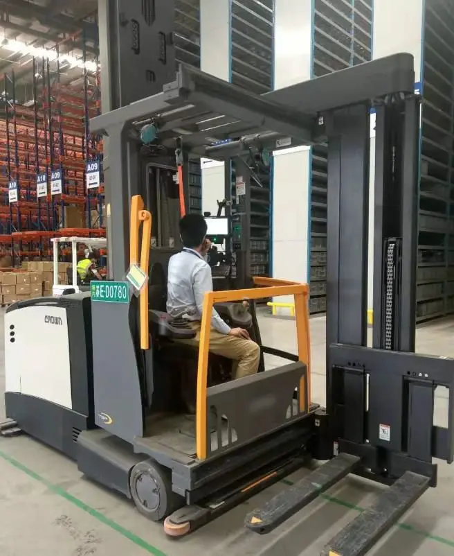 Portable rugged triple-proof laptop 8-inch IP67 long standby handheld industrial tablet for win 10 4GB+64GB Barcode Scanner