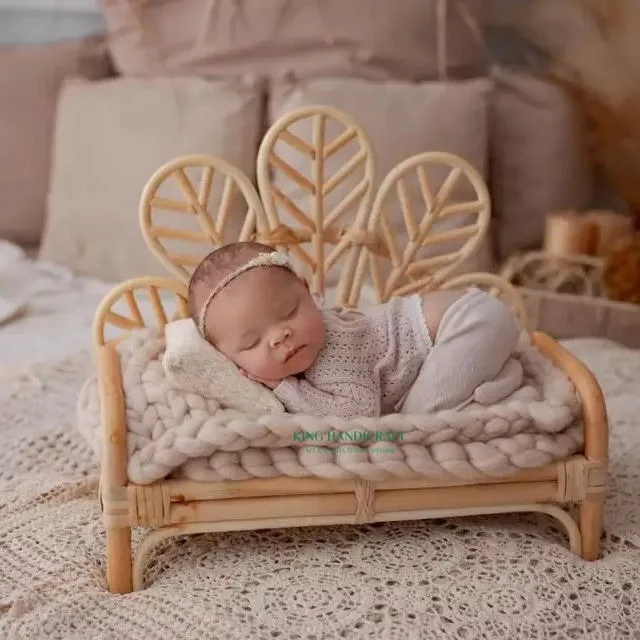 High quality & best sale rattan flower bench chair for newborn Accessories handmade for photo Studio