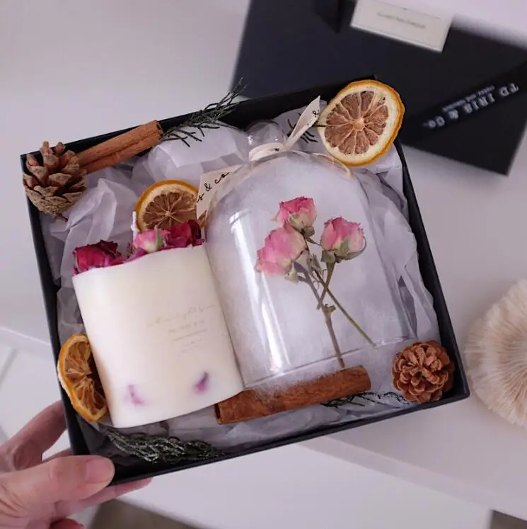 Органические экологически чистые ароматизированные свечи сои ручной работы на День святого Валентина с сушеными цветами