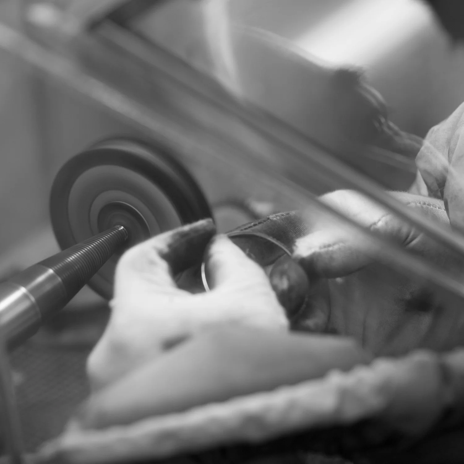 Wholesale Jewelry 18K Solid Gold Real Natural Diamond Ring Earring Necklace and Pendant ODM OEM Available