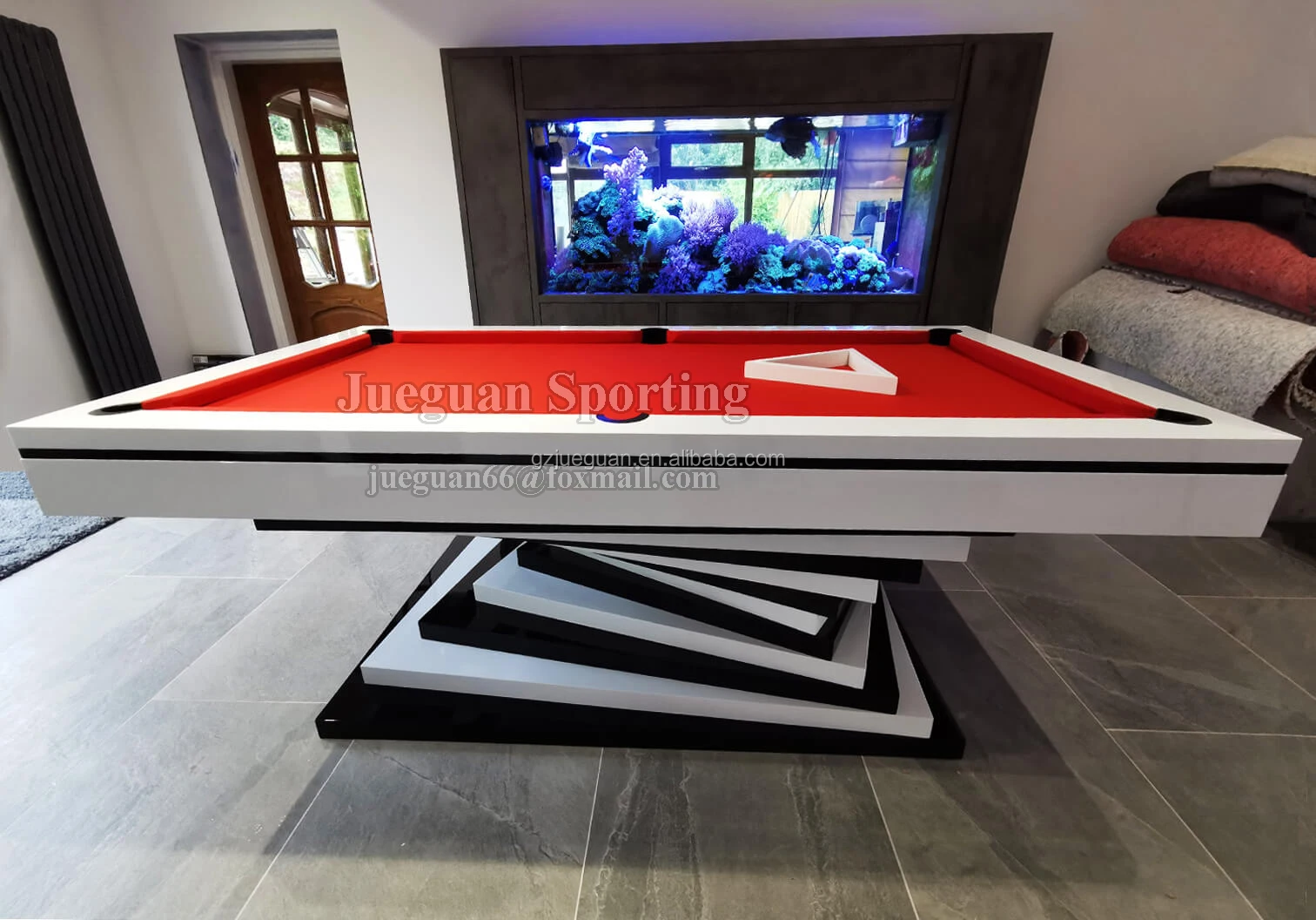 Modern Pool Table (1)