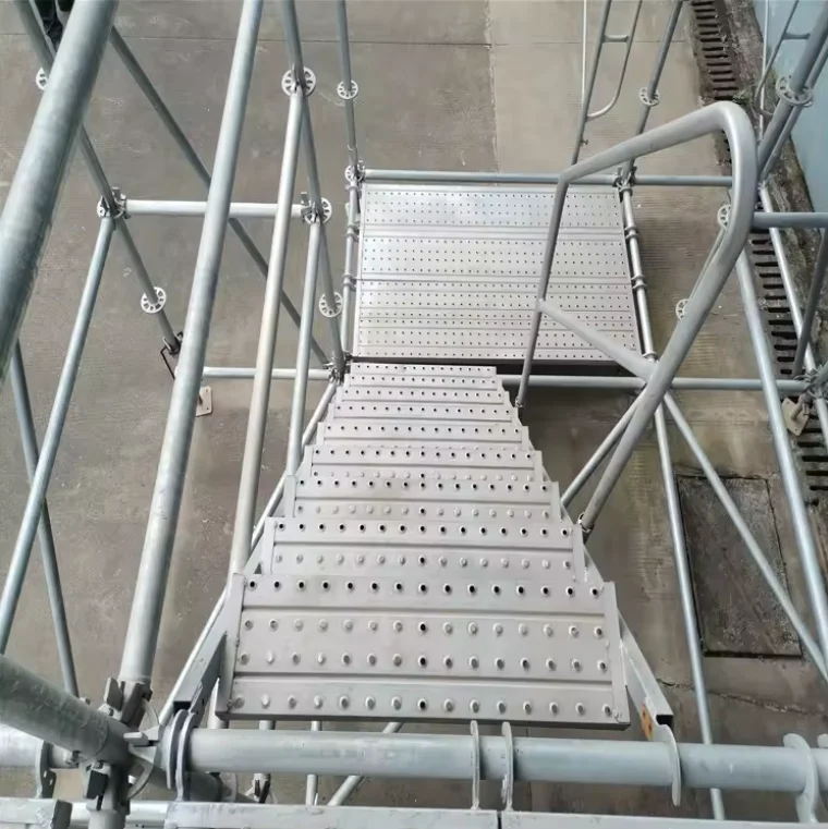 Q235 Steel Construction Scaffolding with Accessory Stairs Ladders Planks for Construction Sites