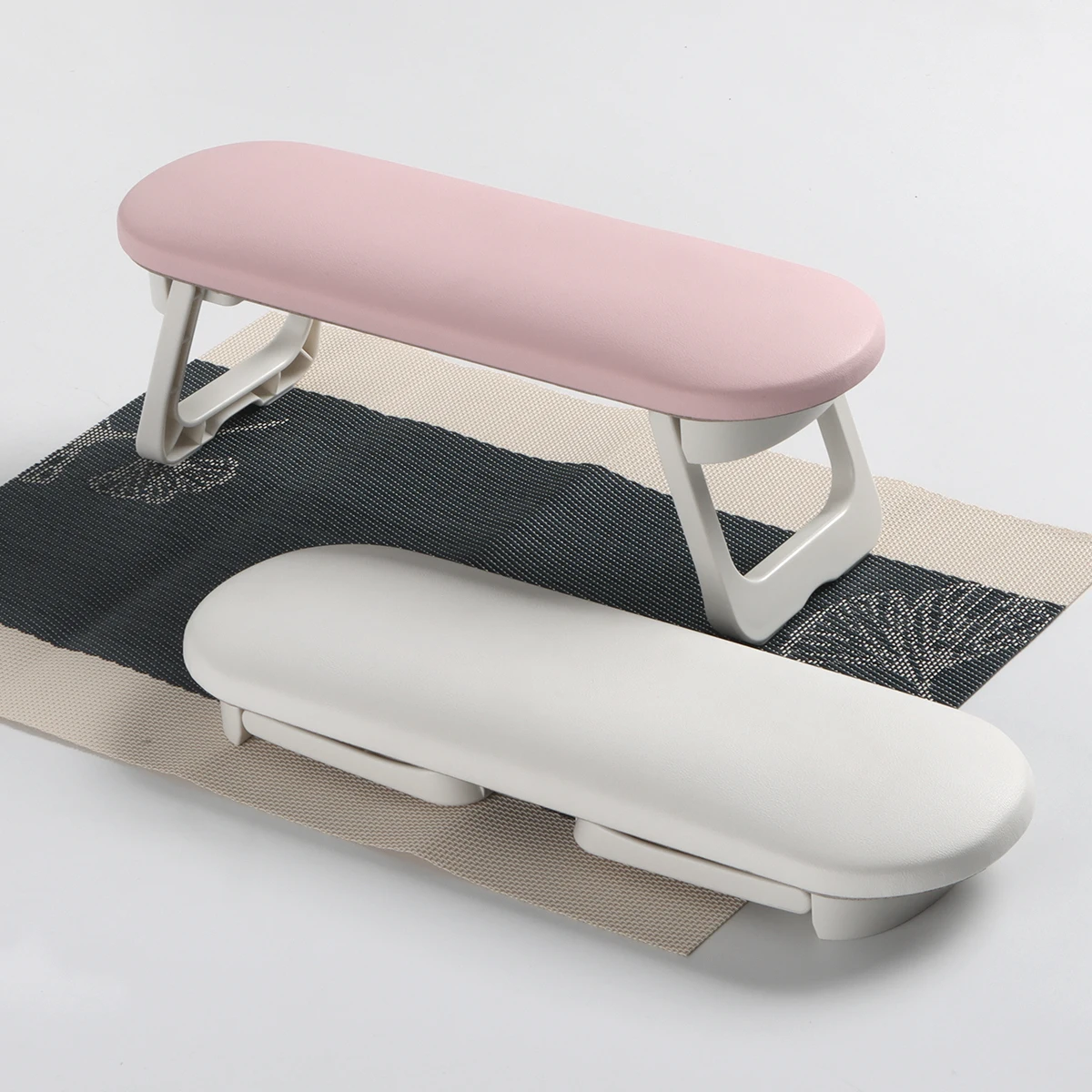 SNRQI Hot Sales High Quality Professional Washable PU Leather Manicure Hand Pillow Plastic Arm Rest for Nail Tools for Salon Use