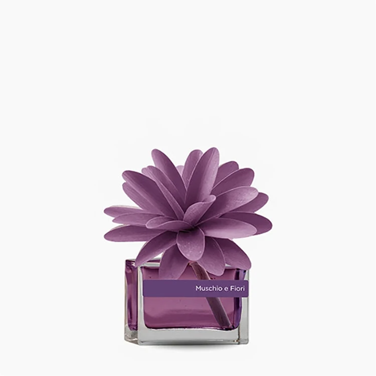 True Scent Wholesale Luxury Perfume Air Freshener Diffuser Glass Bottle With Sola Flower Home Fragrance