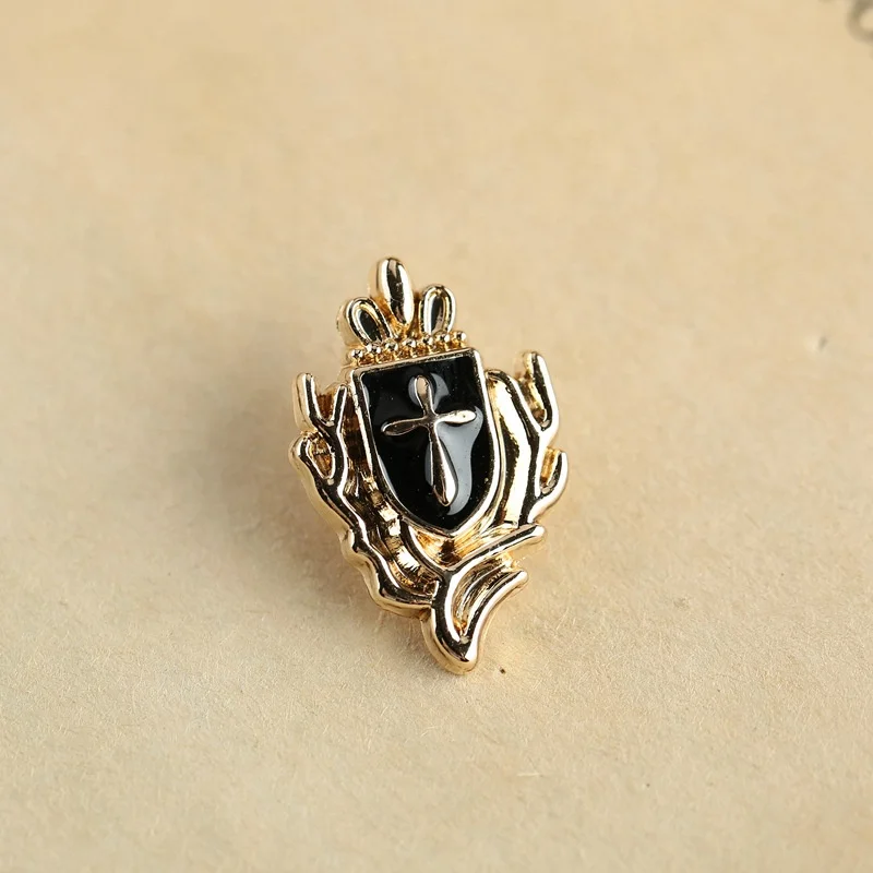 wholesale suit decoration Custom dripping oil gold plated metal cross shield crown brooch pin for hat unsexi
