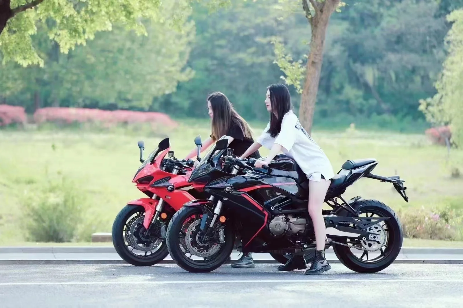 Super Powerful 6000W 72V Electric Motorcycle 2000W Road Racing Scooter Long Range