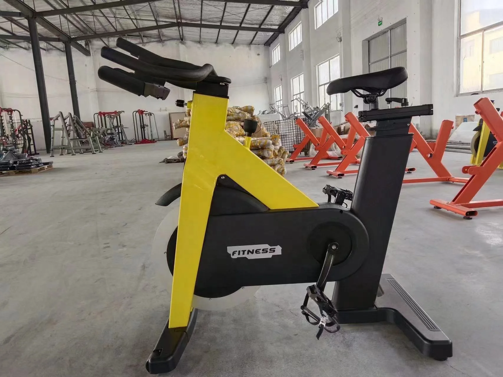 High Quality Spining Bike Computer Spinbike Spining Bike Gym Fitness Equipment Steel Unisex Spining Bike Universal 16kg