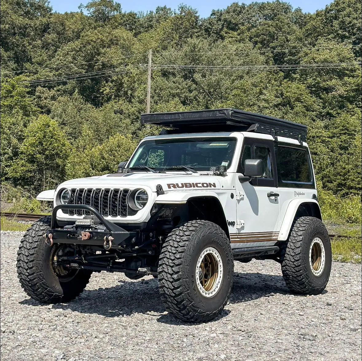 Triangle Soft Shell Roof Top Tent  For Car Lightweight  Rooftop Tents 4x4