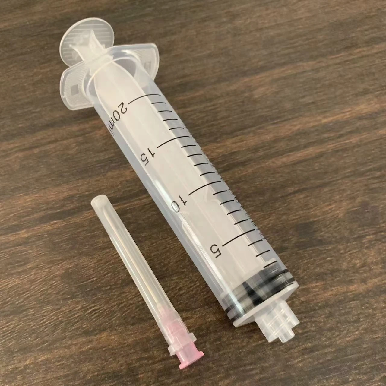 High Quality Disposable Aseptic Threaded Syringe Injector Pipette Plastic Luer Lock Sterile Disposable Syringes With Needles