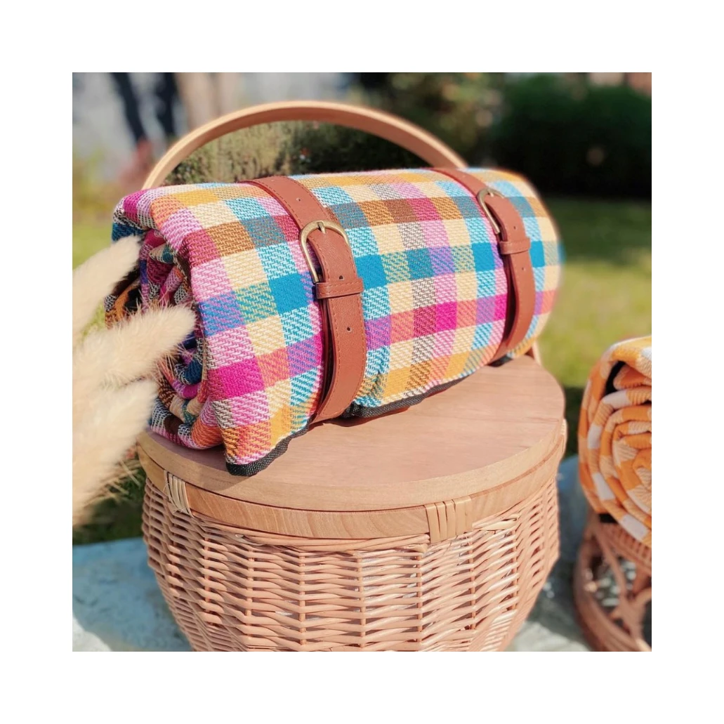 Fast Delivery Outdoor Beach Mat Sand Proof Blanket Wholesale Oxford Fabric Picnic Blanket Waterproof Camping Mat