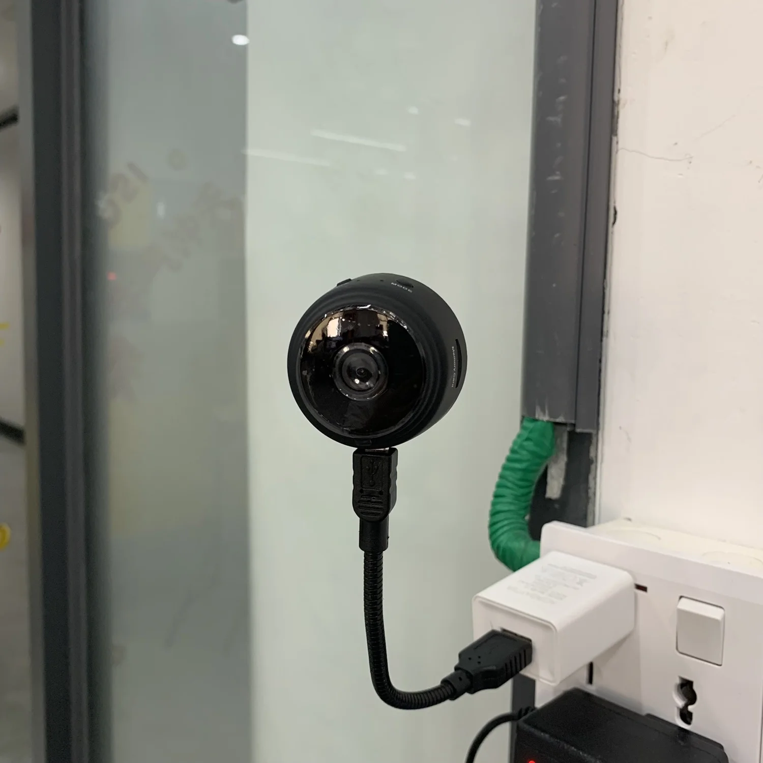 Metal Shaped 360 Rotate Copper Fixable Black Micro USB Charging Cable Holder For Mini DV CCTV Camera