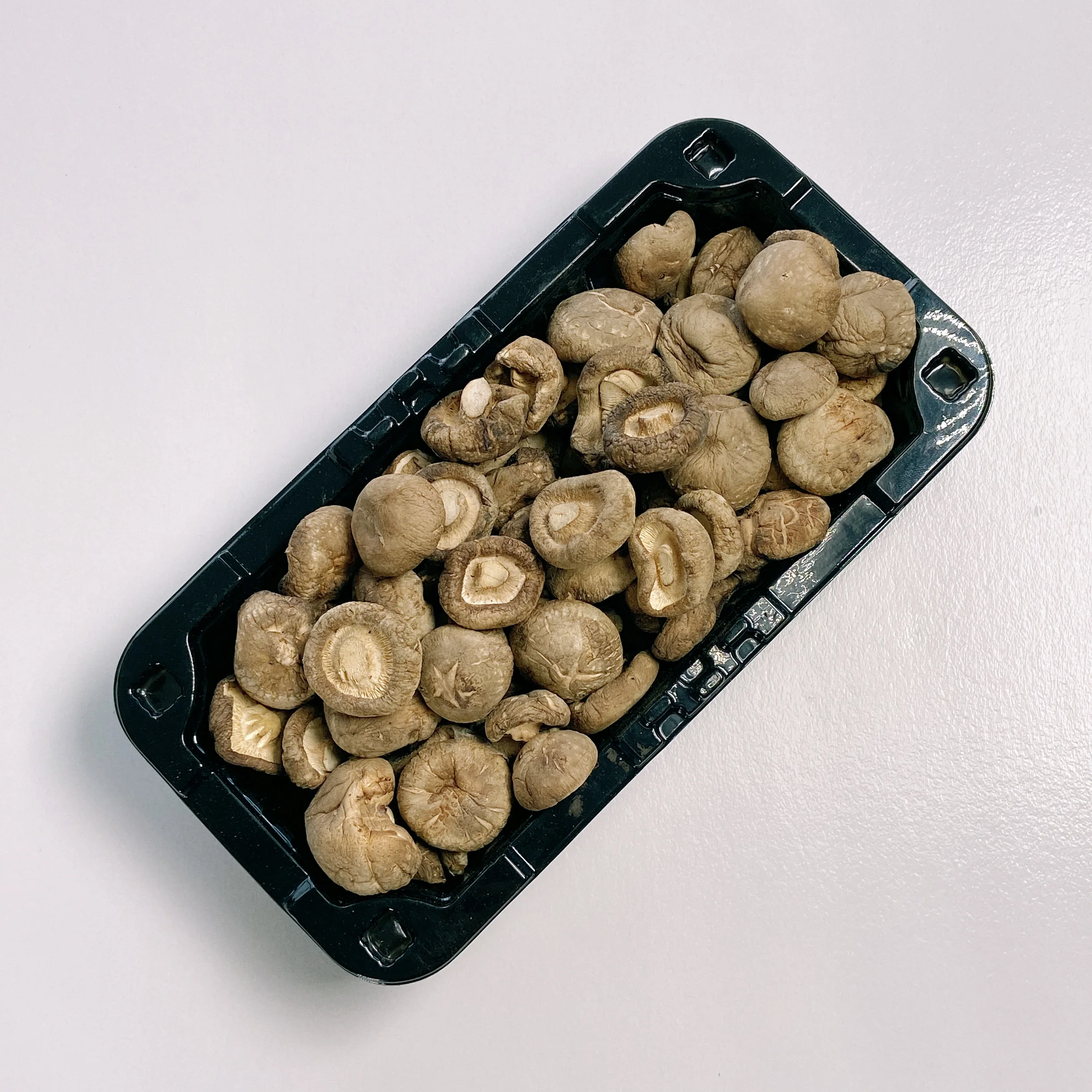 Delicious Fresh Healthy Tawny Crisp Dried Mushrooms Shiitake