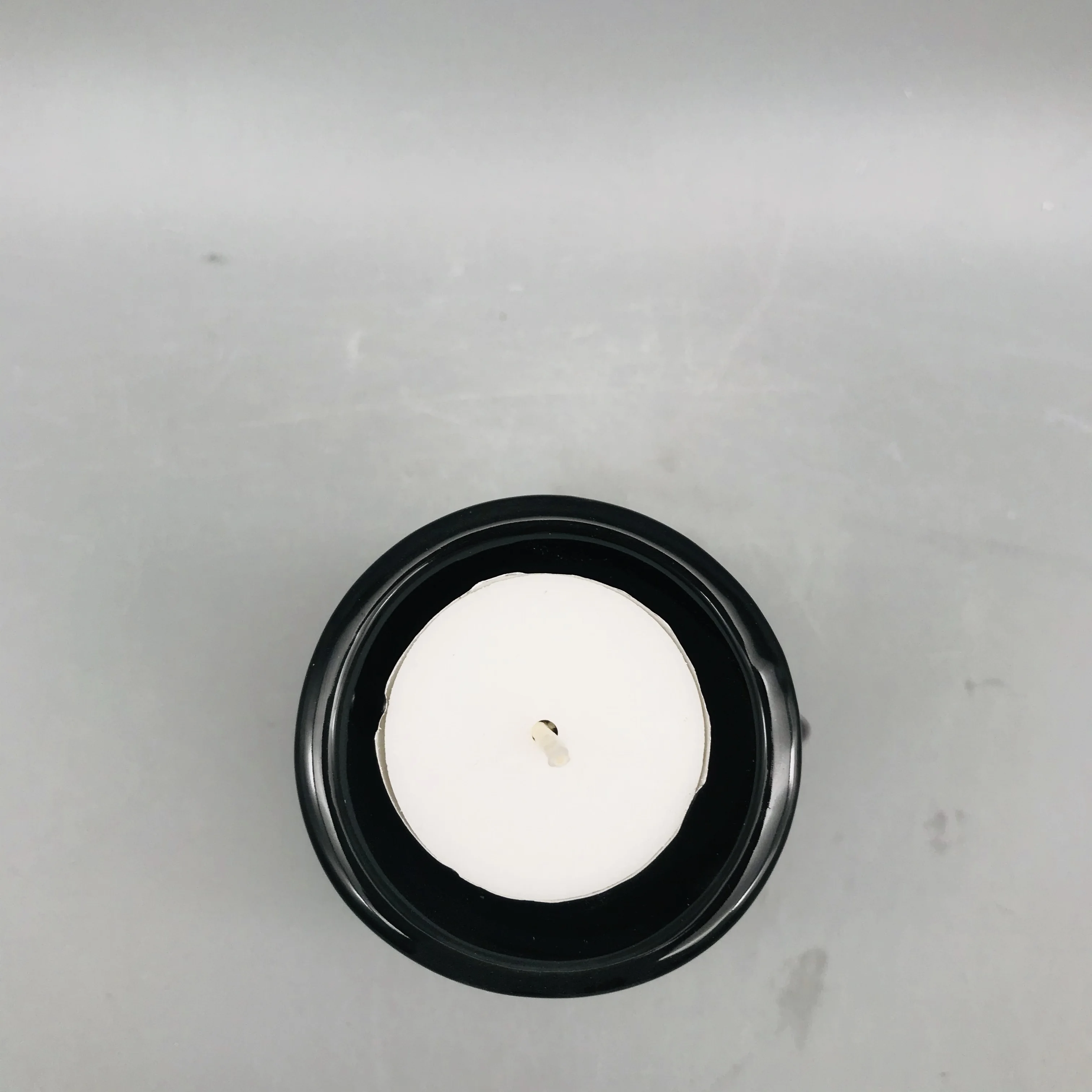 
Customized black and white ceramic human face candle holder 