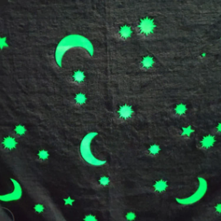 2021 New Design Glow In The Dark Flannel Fleece Luminous Blanket Star Pattern Glow Dark Flannel Velvet Blanket