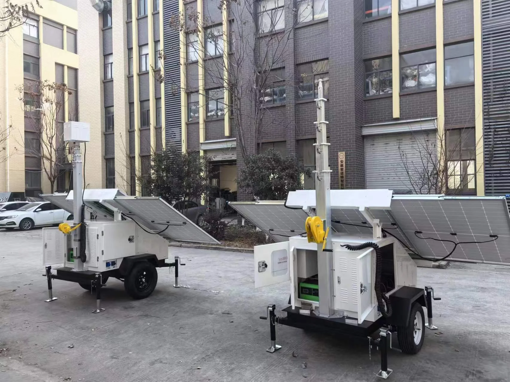 4G Router & WIFI PTZ Camera CCTV 3*450W Mobile Solar Tower Trailer