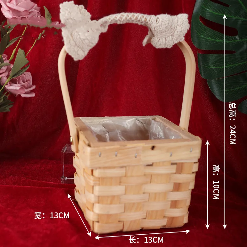 Built-in waterproof bag cane woven can be carried and easy to clean household basket for flowers