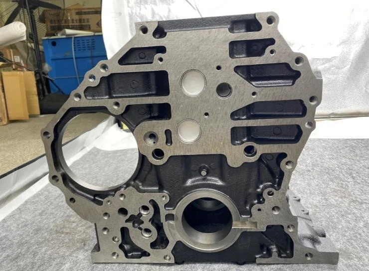 ZX280-3 CX210B Excavator 4HK1 Engine Cylinder Block
