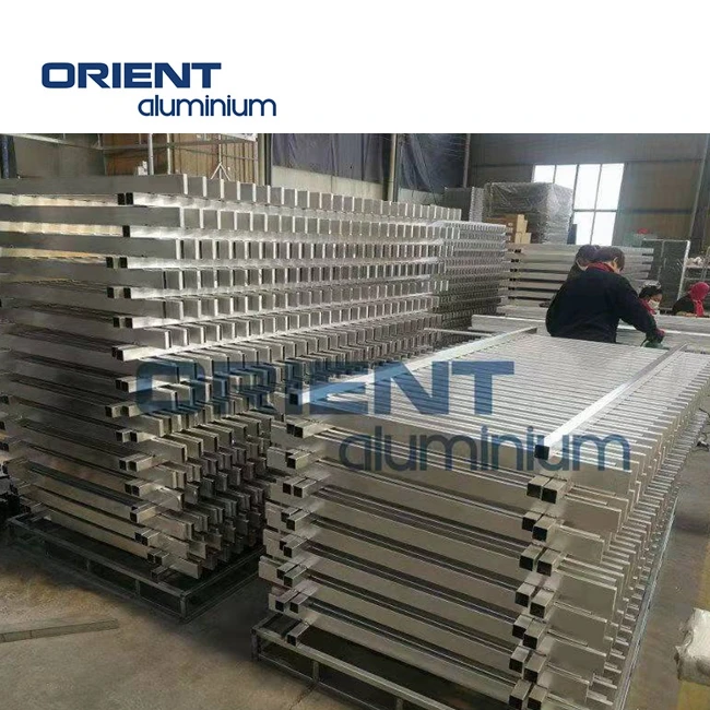 New Designed Batten Aluminum Blade Fence Panels Architectural 3d Blade Fence Composite Vertical Aluminium Batten Fence Wall