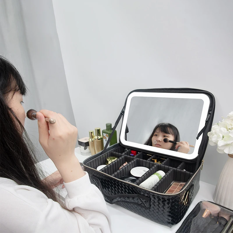 New Arrival  Makeup Bag with Led Light Luxury Vanity Case with Mirror Traveling Bags