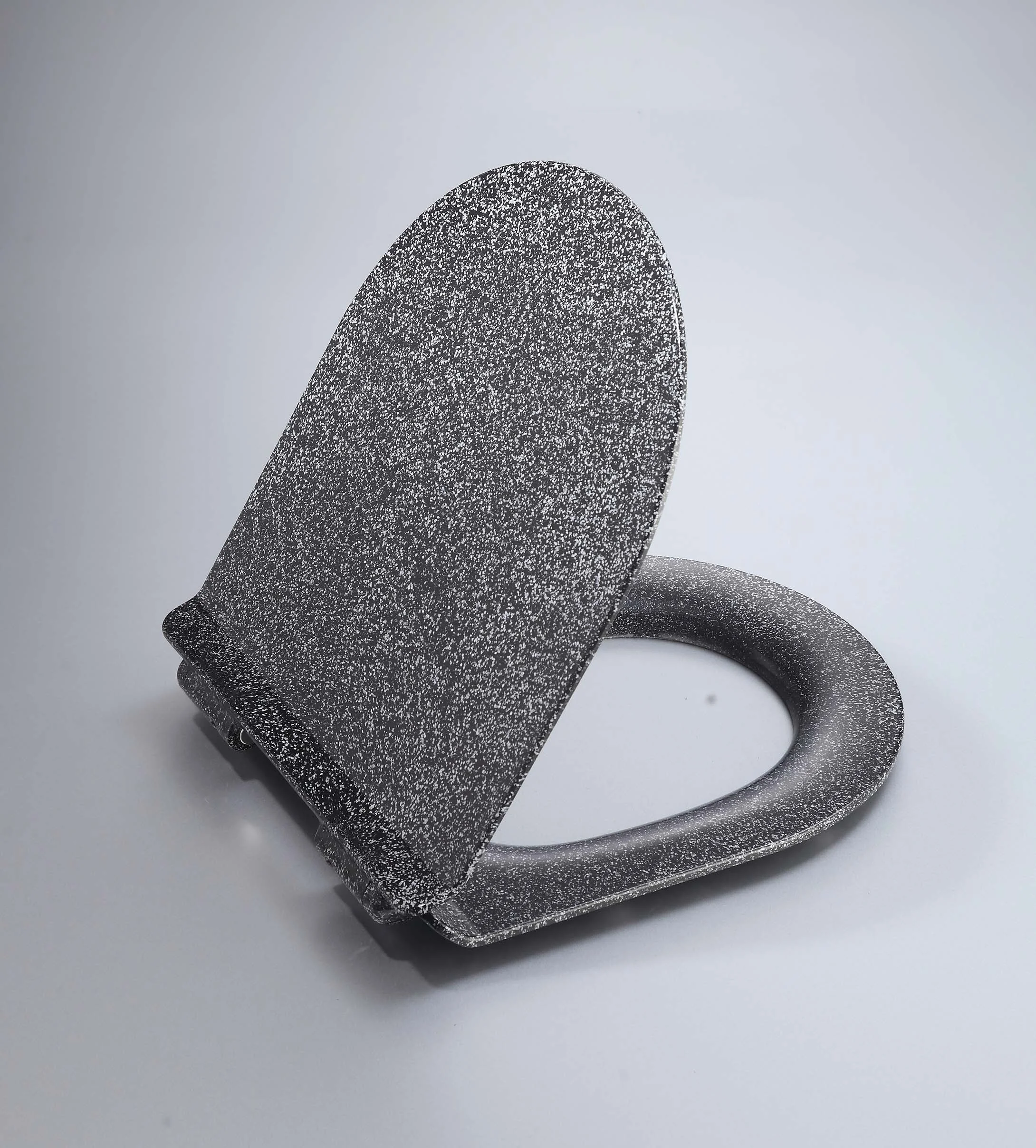 Custom Gray Handle Accessories Decorative Resin V Shape Square Mat Toilet Bowl Top Lid