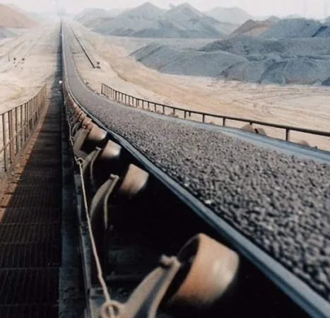 Steel wire rope core rubber conveyor belt used in mining machinery for long-distance transportation of materials conveyor belt