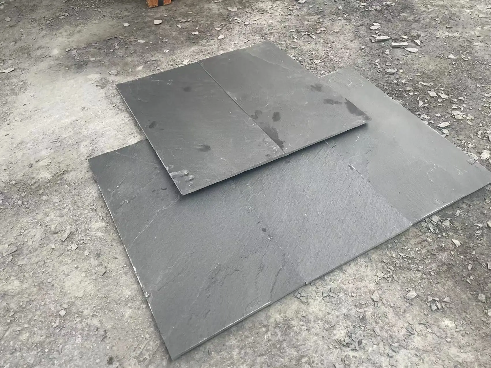 Natural black slate roof tiles