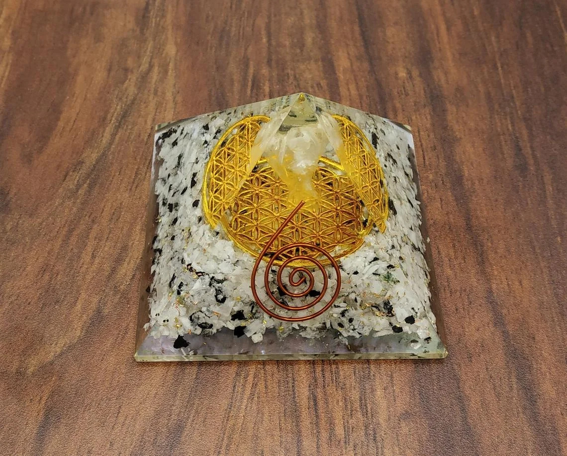 Orgone pyramid with rainbow moonstone and clear quartz angel natura mineral gemstones healing crystal energy pyramid