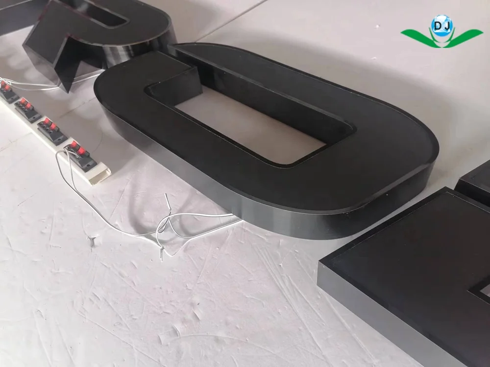 outdoor outside new liquor store front storefront custom business board 3d acrylic logo alphabet led light channel letter sign