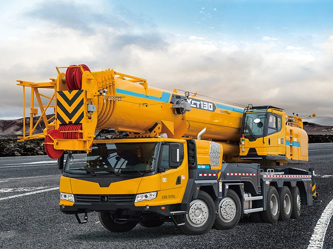Full Hydraulic 130Ton Truck Crane Section Boom Jib XCT130 Car crane With Best Price