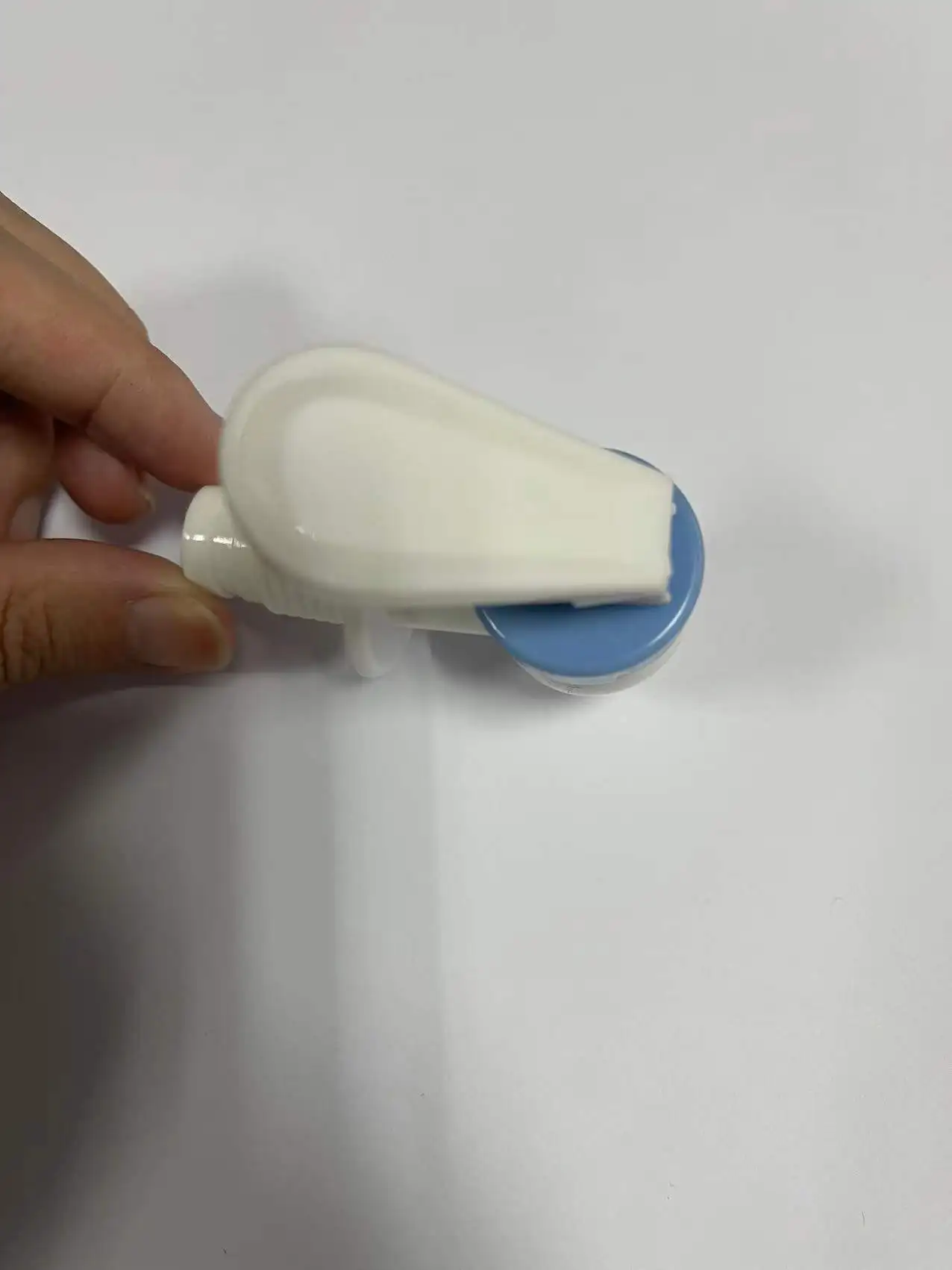 Glass water dispenser with tap durable plastic tap use in most of water tap