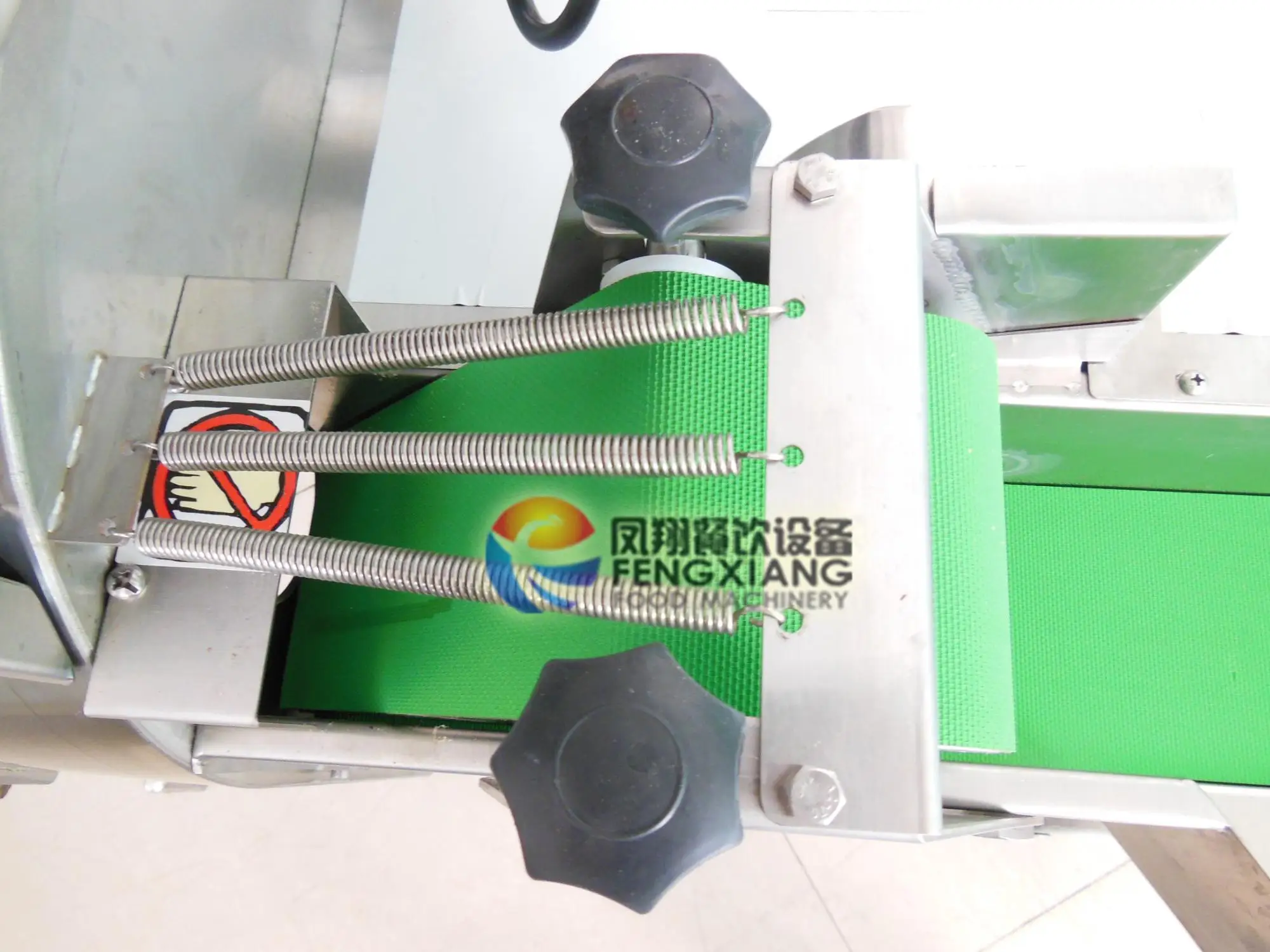 Automatic Cooked Meat Barbecued Pork Pig Skin Pig Ear Cattle Stomach Cutting Machine