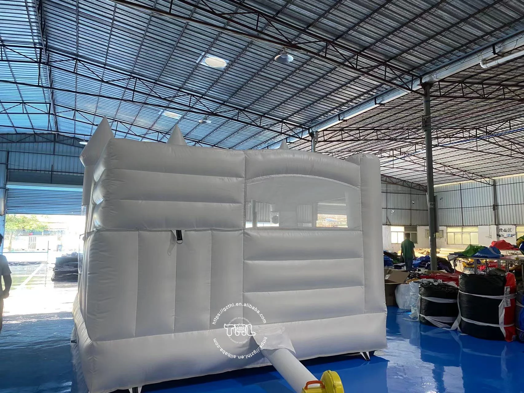 New Design Commercial Bounce House Bouncy Castle Inflatable Balloons Move White jumping castle For Kids