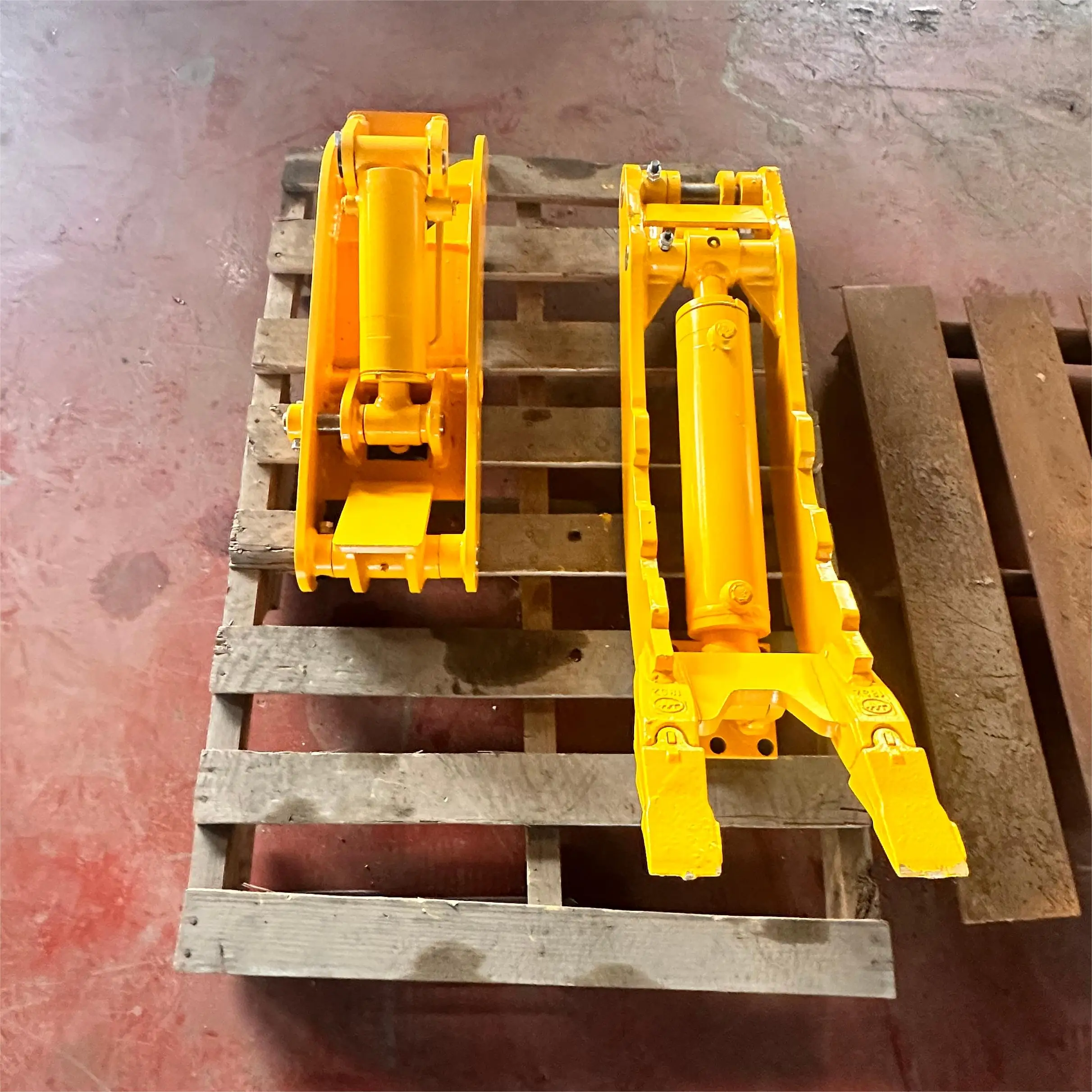 Construction Machinery Attachments Excavator Hydraulic Thumb Bucket Grab Bucket For Excavator Made In China