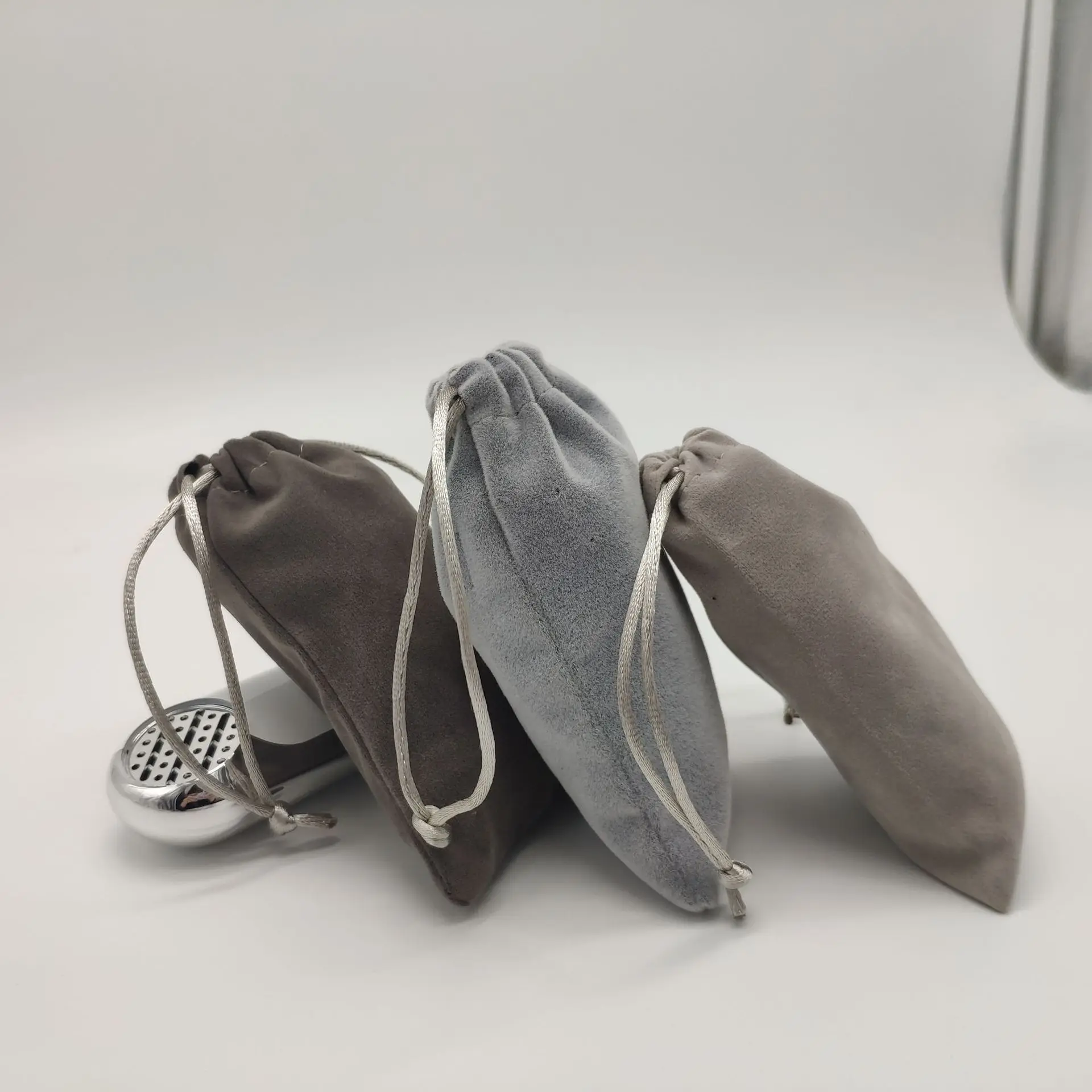 Low Price Custom Colored Velvet Gift Sack Drawstring Jewelry Pouch Packaging Velvet Bag With Logo Printing