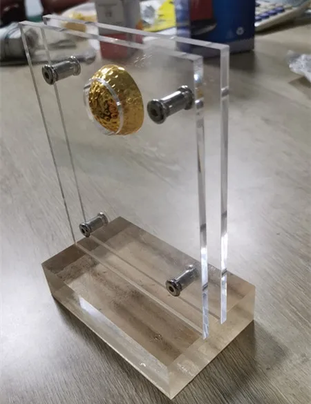 Customized acrylic golf ball display case
