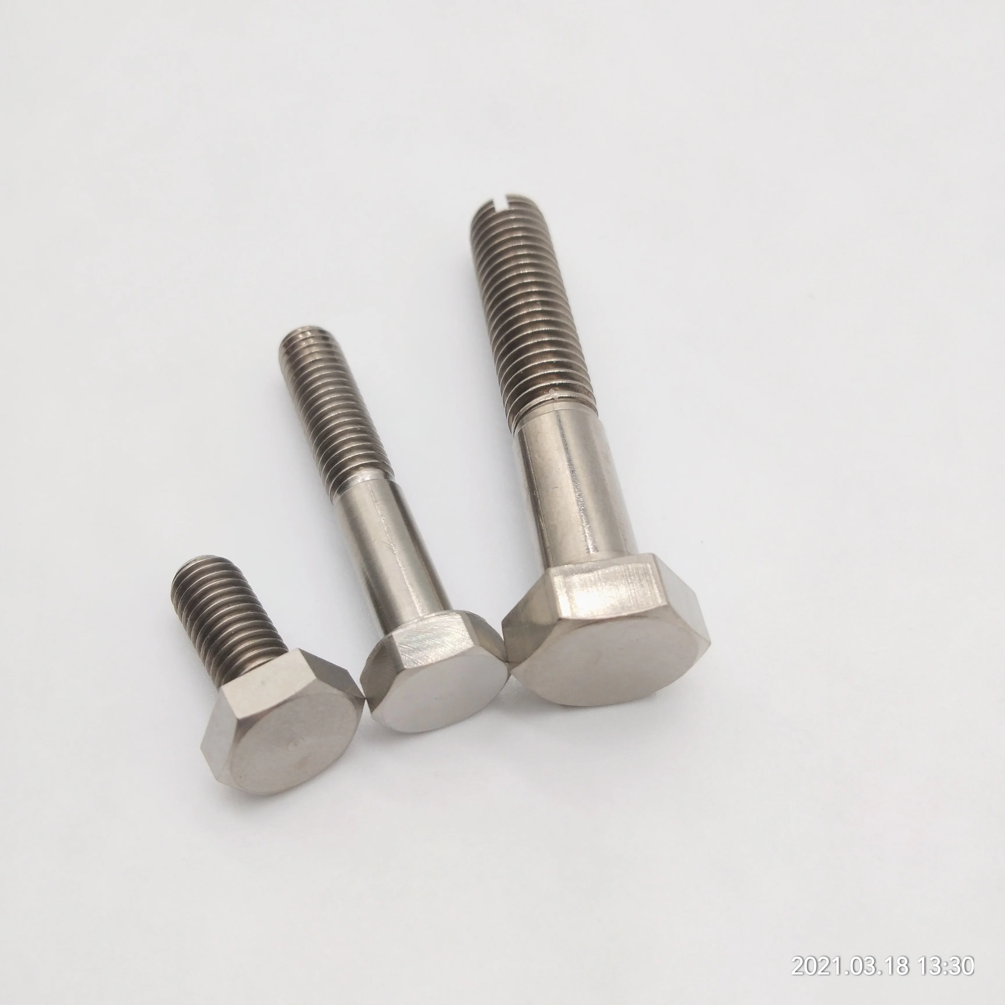 Chinese Factory Price Fastener Hardware Grade 8.8 Stainless Steel Carbon Steel DIN931 DIN933 Hex Head Nut and Bolt
