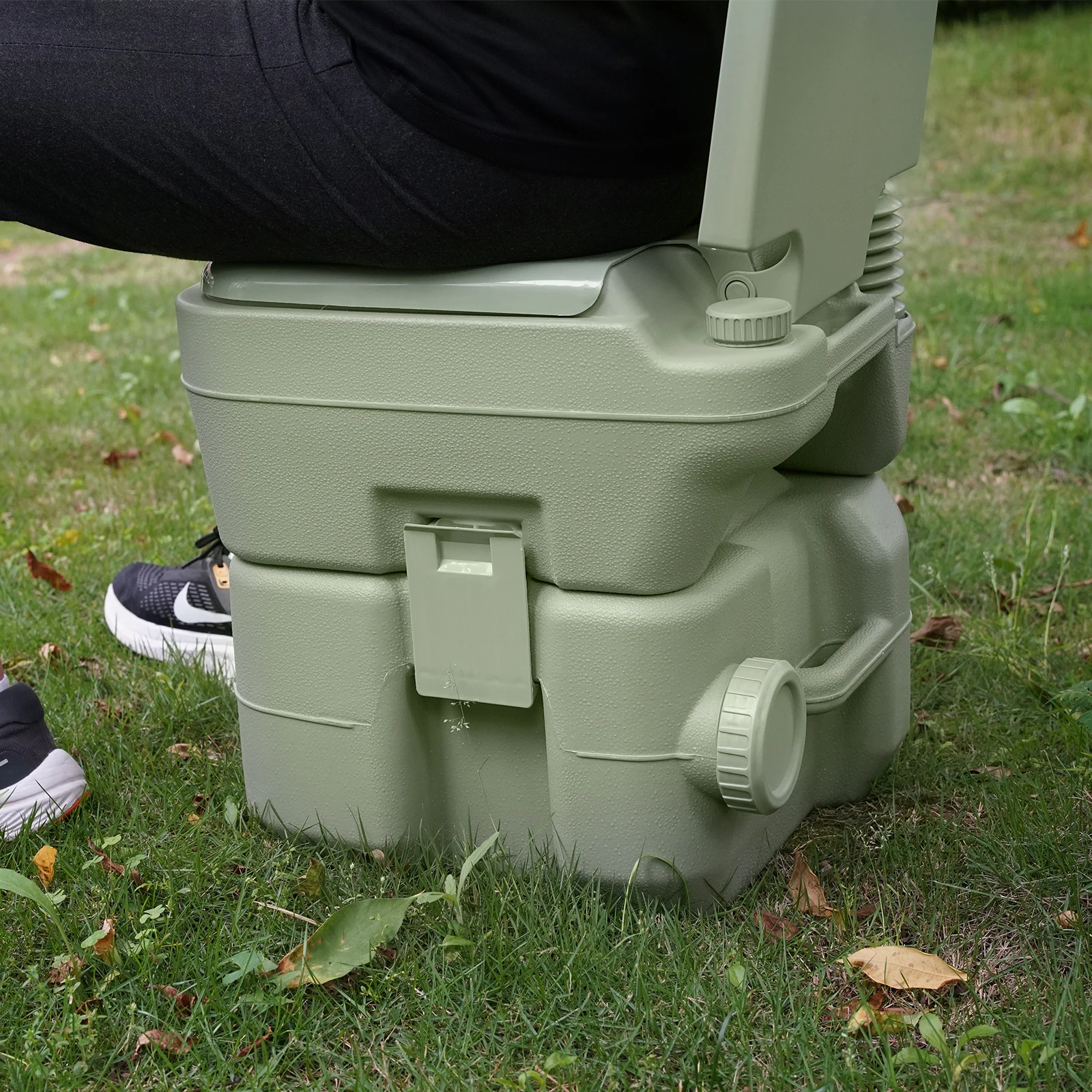 Outdoor Plastic Retractable Portable Mobile Toilet Movable Camping WC Folding Toilet Portable Car With Spray And Bag