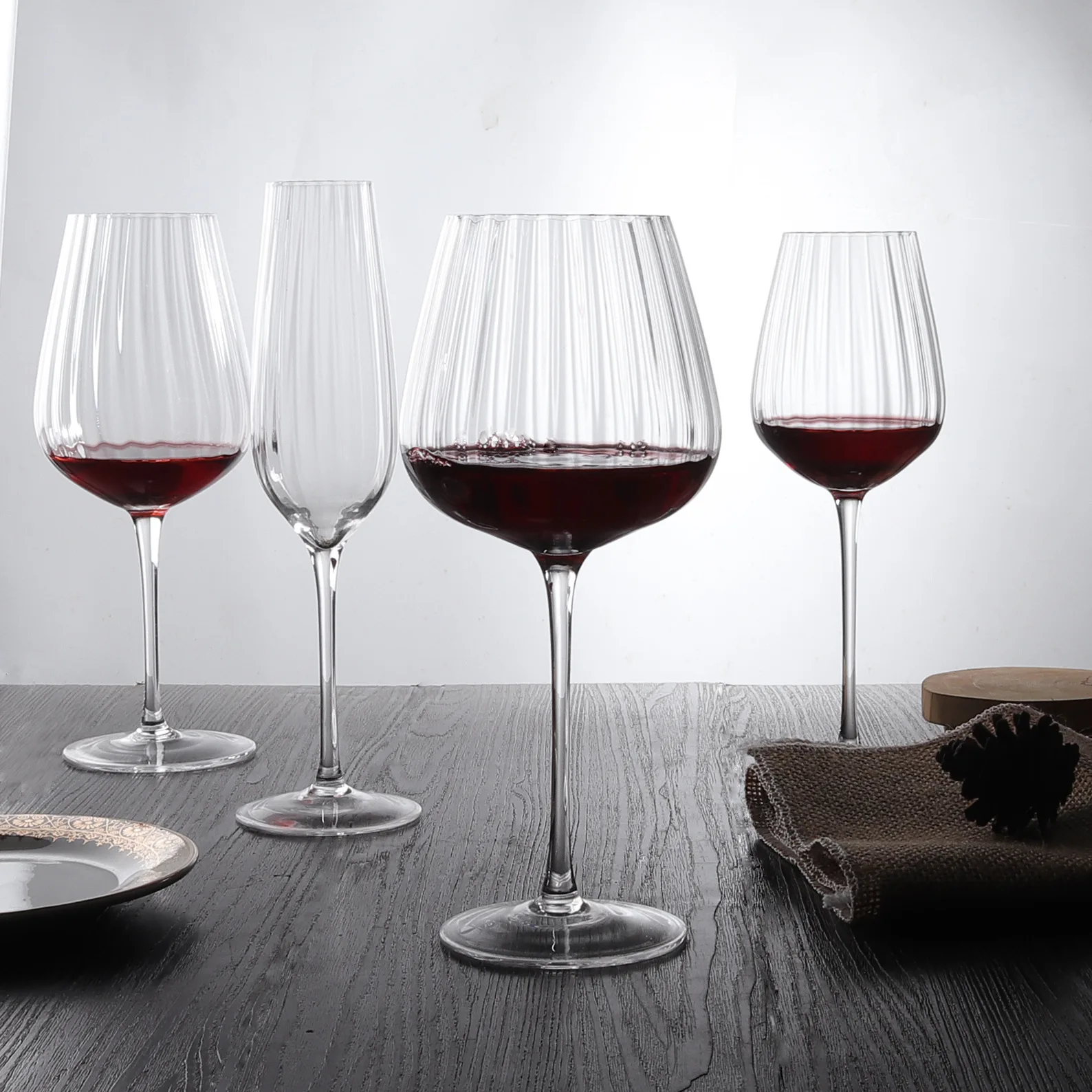 Wholesale Premiere Quality Wine Glass Set Champagne Flute Glass Stripe ripple Wine Glasses Cup Customized Gift Package