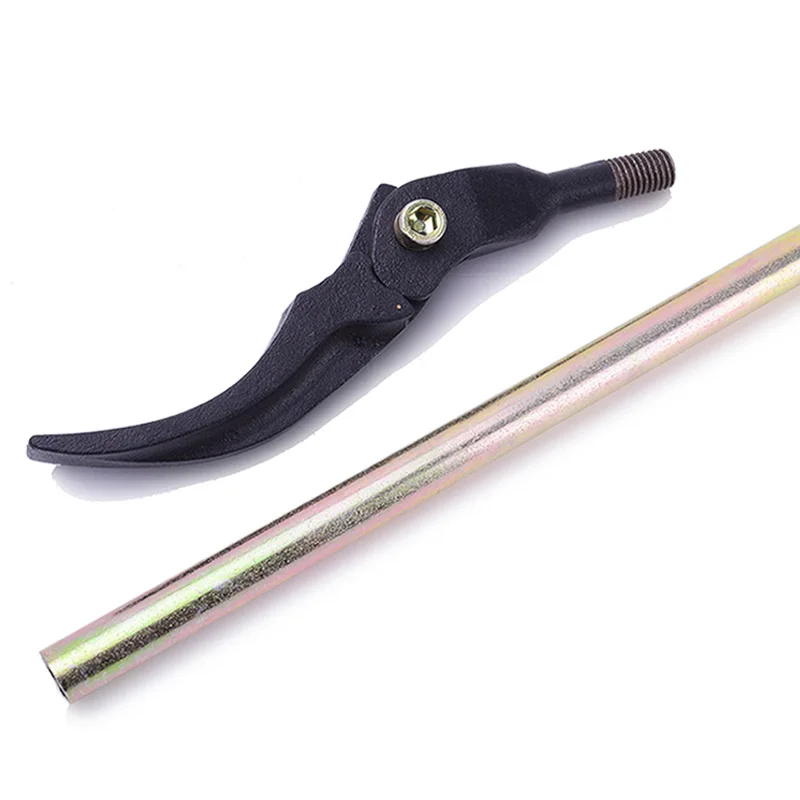 Rugged cast iron jaw easy wire puller for smooth or barb wire