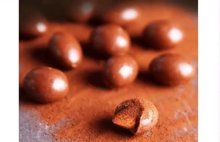 Promotional top quality almond chocolate maker wholesale hard chocolate candy