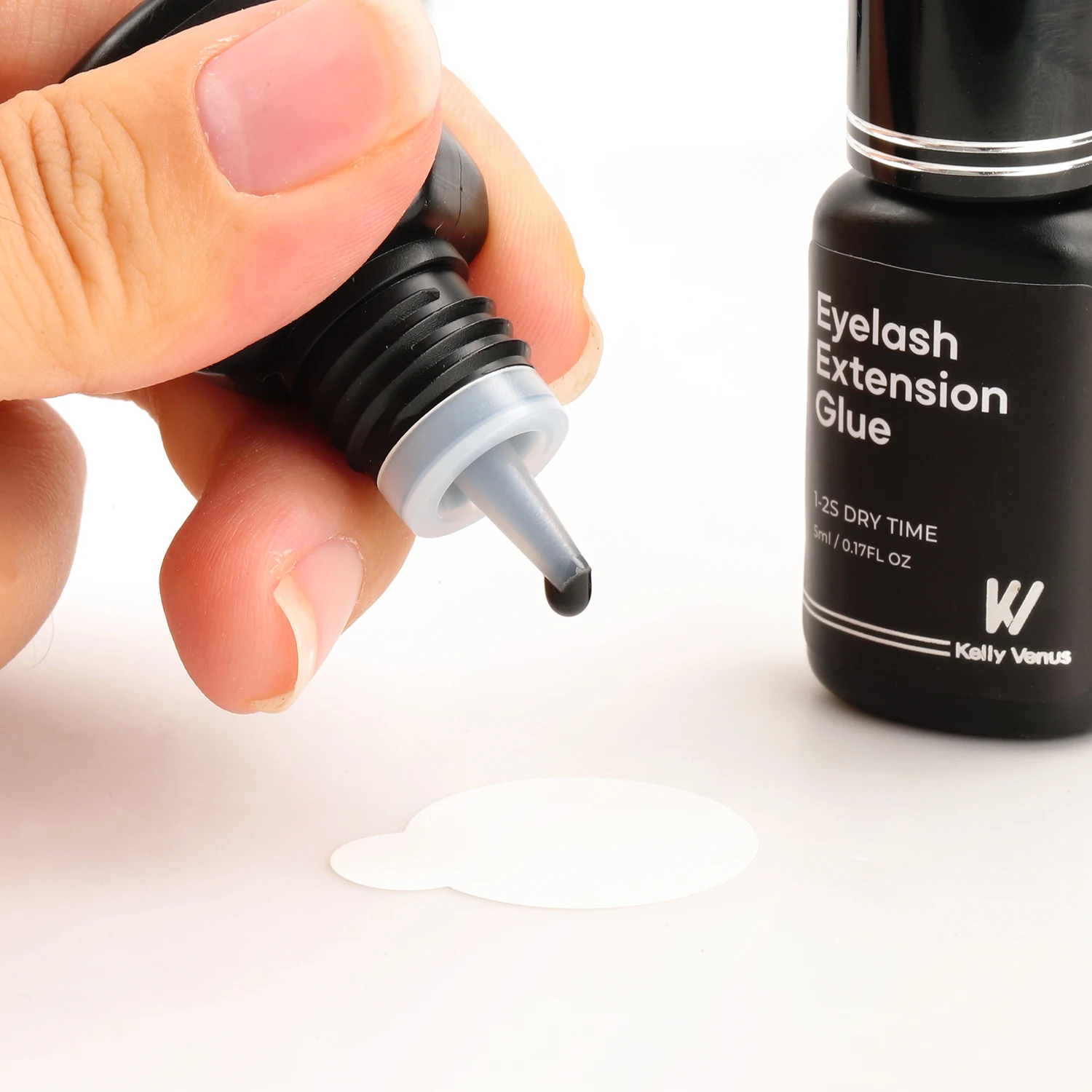 Lash adhesive glue  Super Strong Lashes glue waterproof 1 Second  Glue lashes