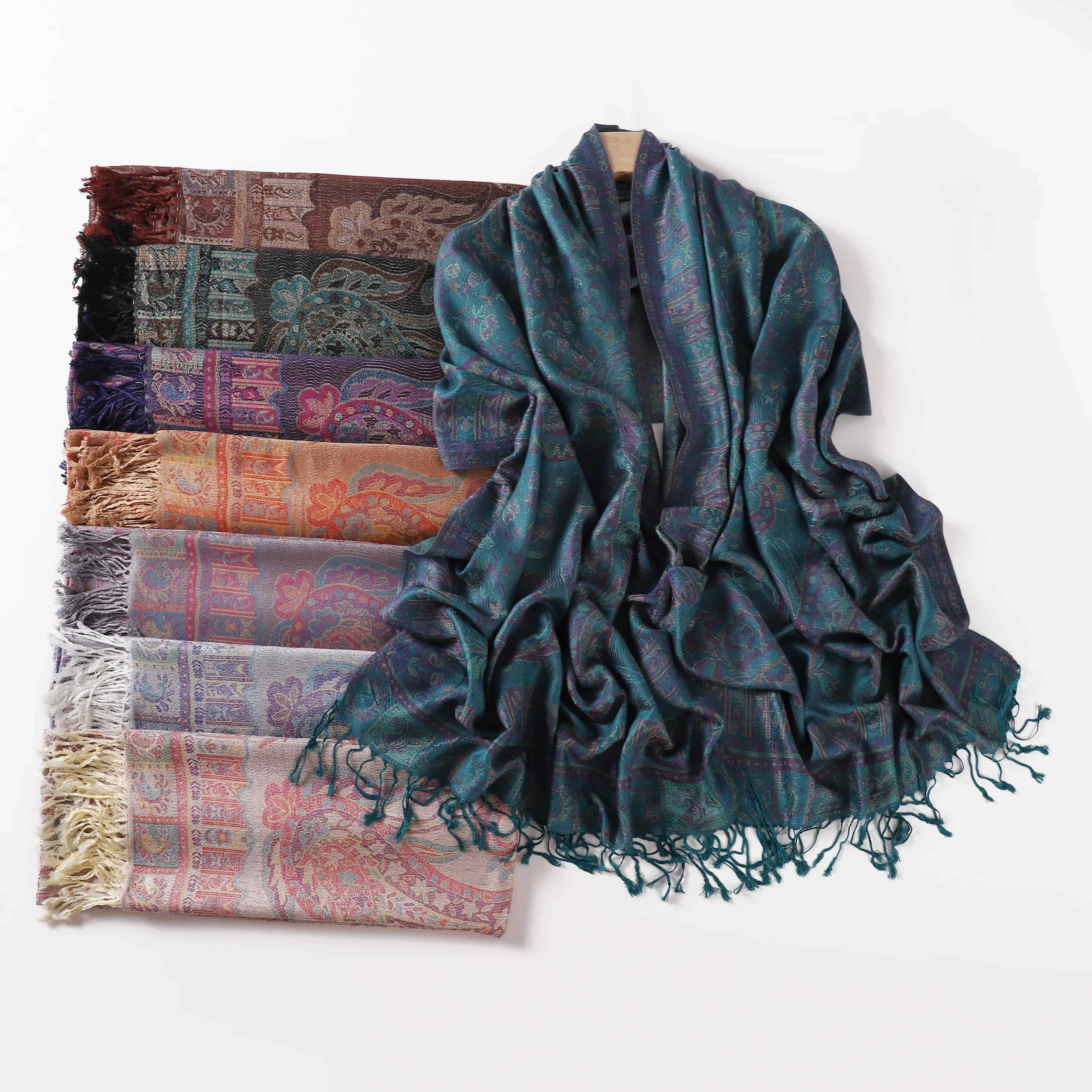 New Wholesale Soft Elegant Luxury Womens Scarf Jacquard Paisley Pattern Stole Wrap Warm Hijab Pashmina Shawls With Tassel