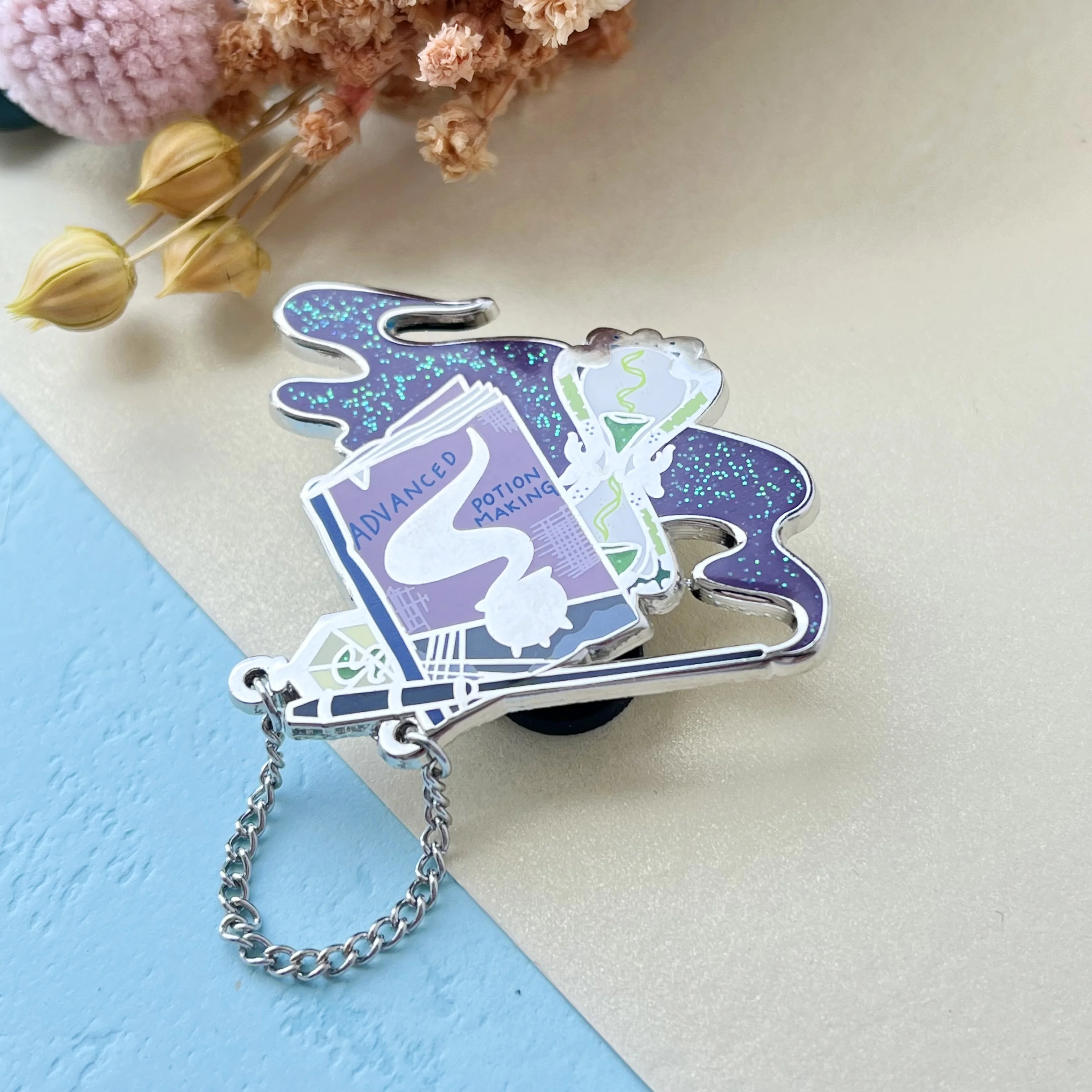 Lapel pin Supplier factory custom design soft and hard enamel Popular high quality metal hat pin custom enamel pins