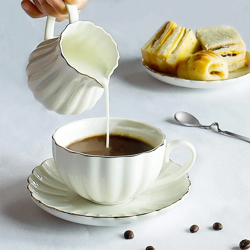 High Quality Factory Supply Fine bone china Gold Tea pot and Cup saucers Ceramic Tea Sets